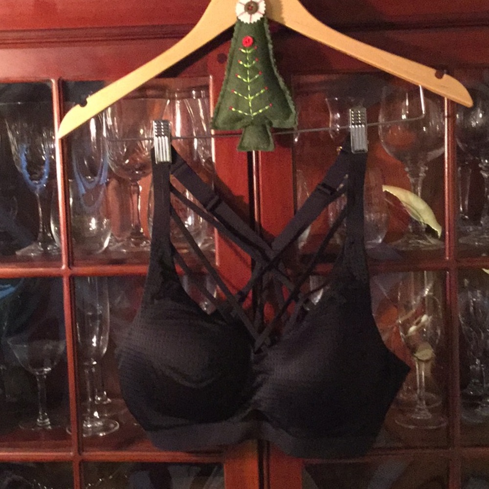 Victoria’s Secret sport bra sz 36B in black